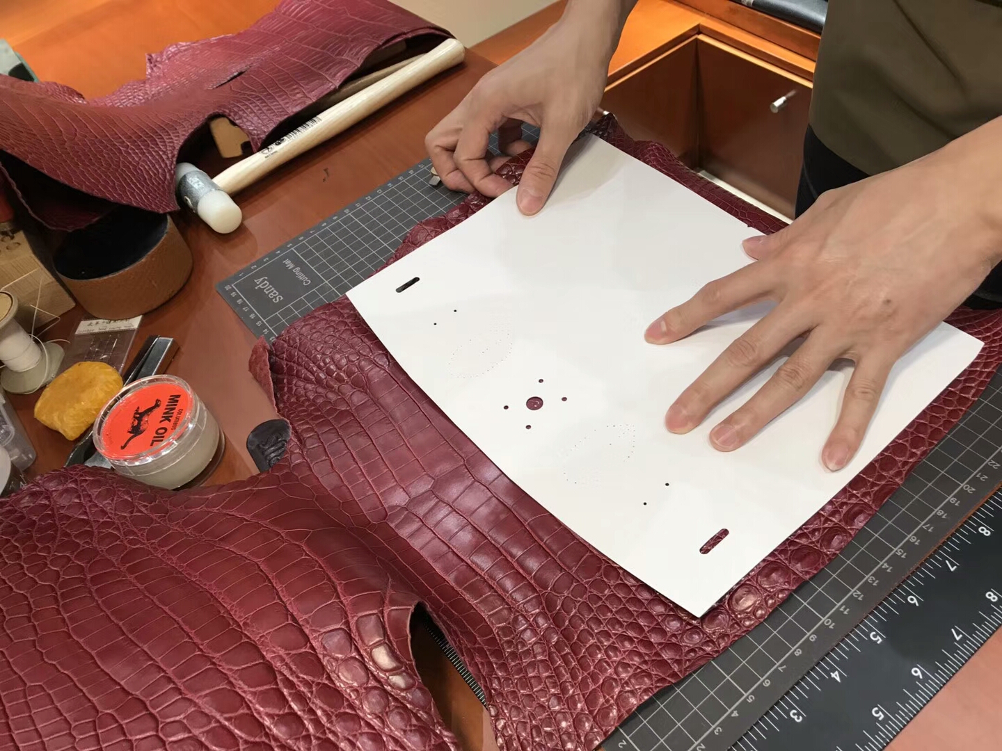 铂金款 密西西比 鳄鱼皮 选皮 做包 CC55 Rouge H 爱马仕红