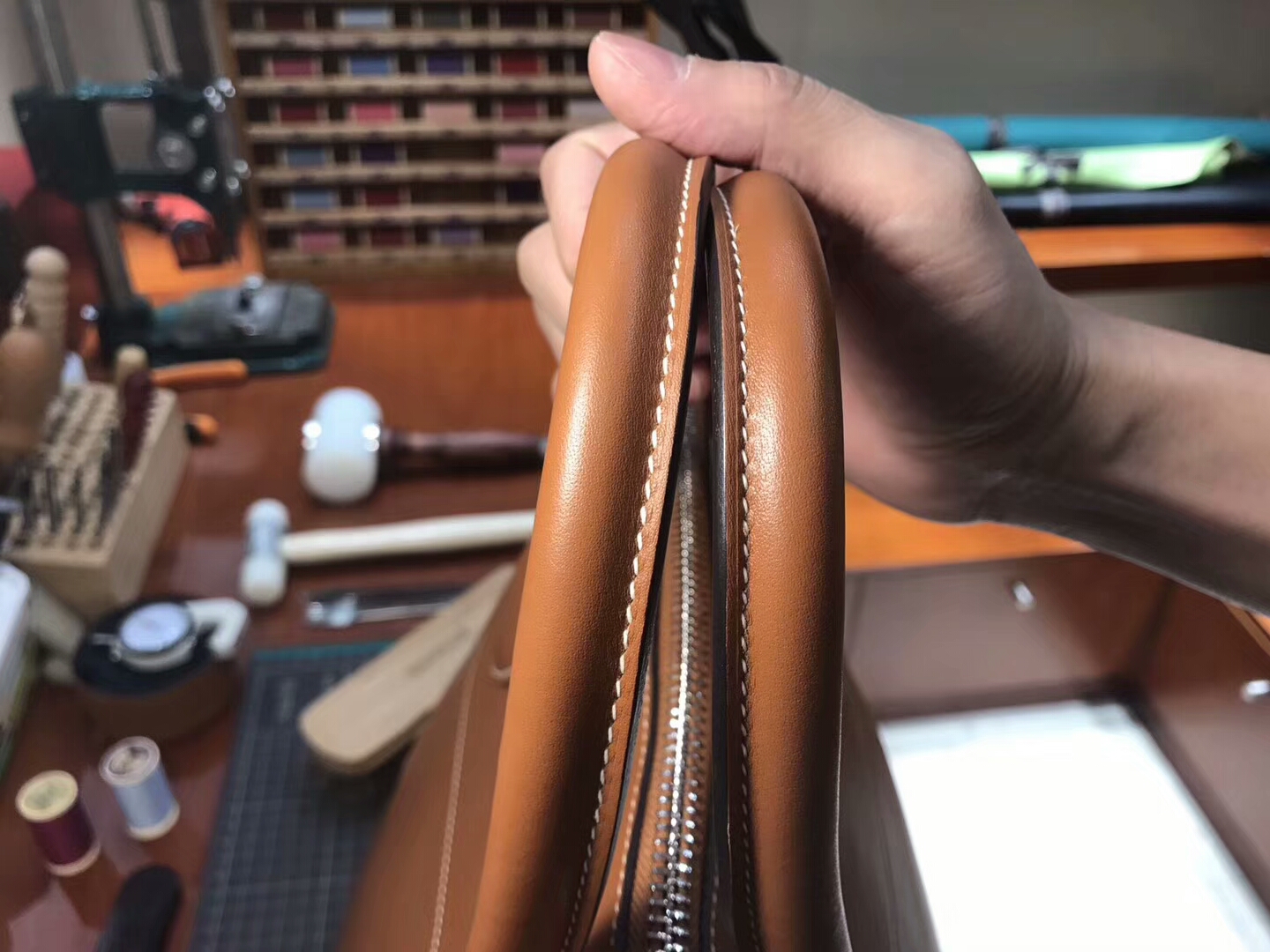 HERMES 爱马仕 鲨鱼保龄球包 配全套专柜原版包装 媲美专柜货源 全球专线物流 金棕 Gold CK37