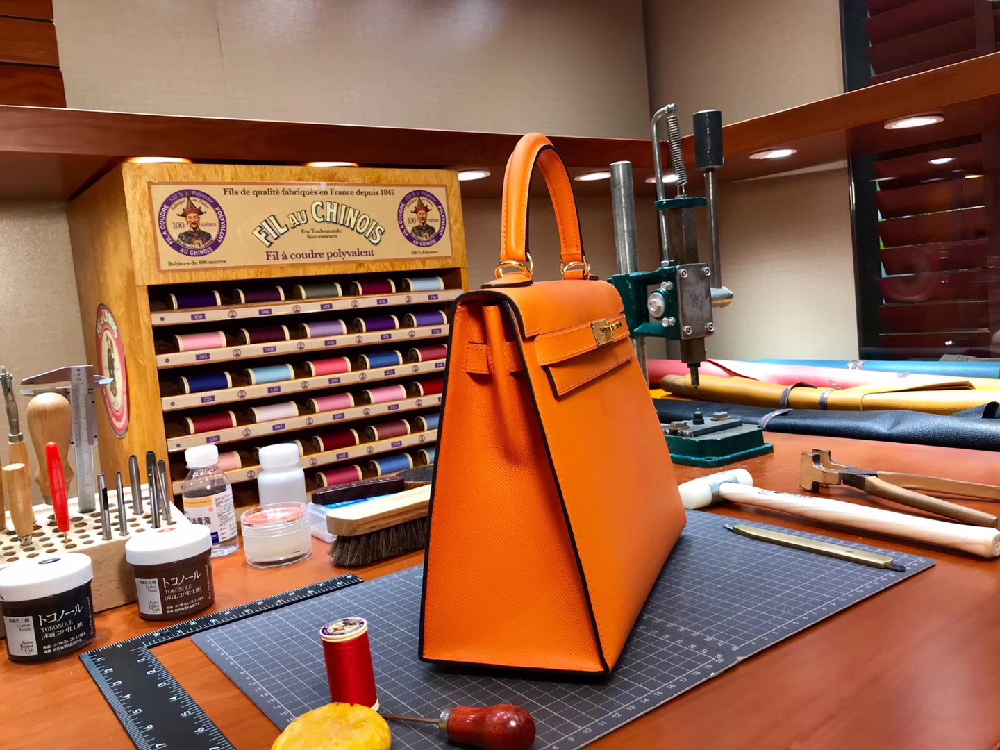 CK93 Orange 橙色 金扣 爱马仕 HERMES Kelly 28CM 现货系列 配全套专柜原版包装 掌纹