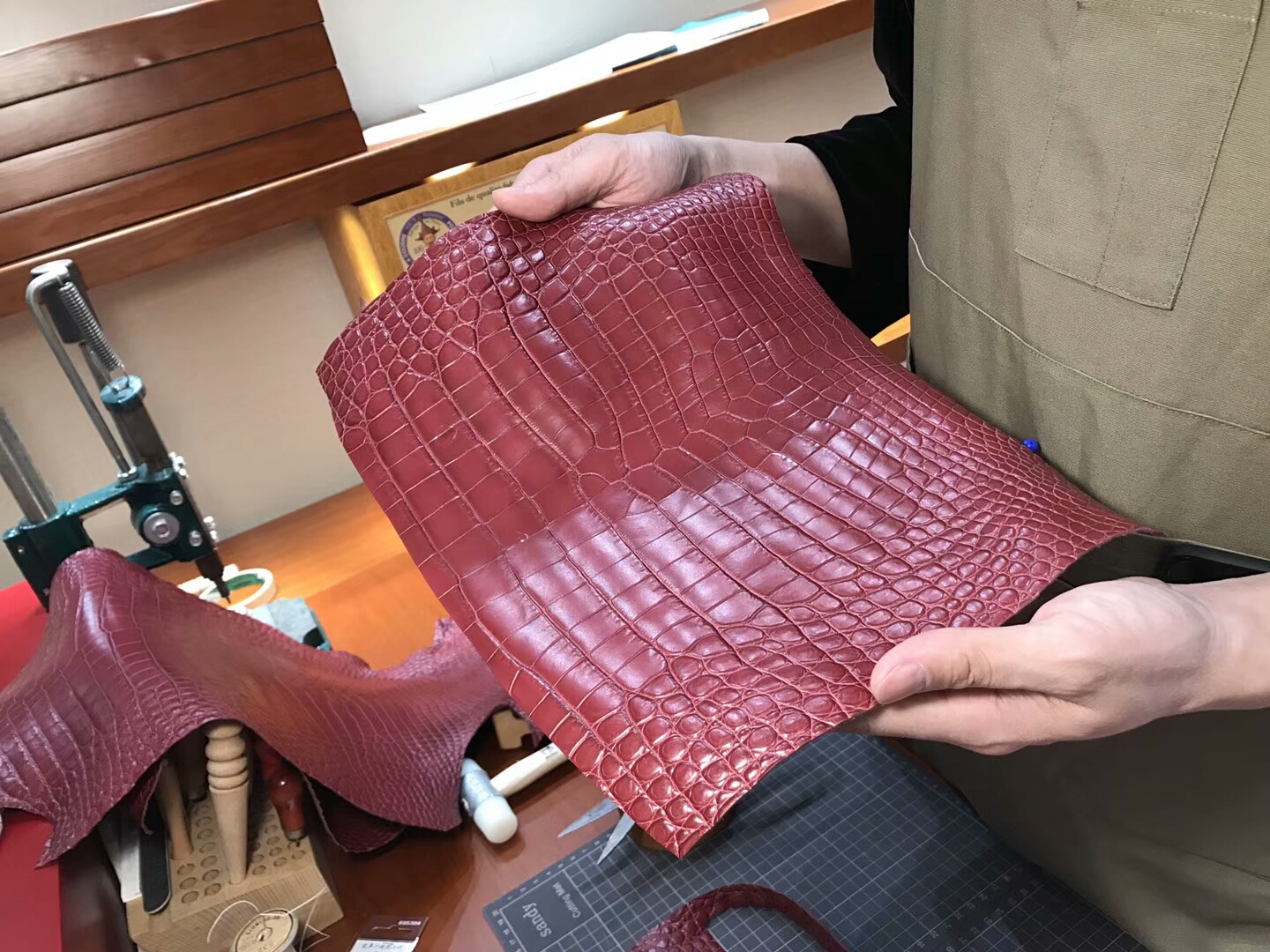铂金款 密西西比 鳄鱼皮 选皮 做包 CC55 Rouge H 爱马仕红