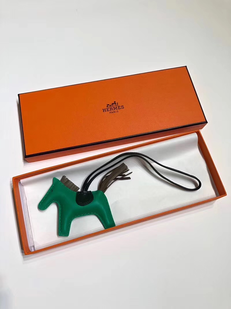 HERMES 爱马仕 手工定制 小马挂饰 现货 6q 翡翠绿 vert emeraude 8f 银锡灰 锡器灰 etain 走线清晰 百搭挂件