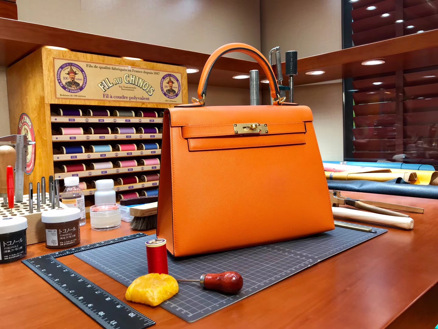 CK93 Orange 橙色 金扣 爱马仕 HERMES Kelly 28CM 现货系列 配全套专柜原版包装 掌纹