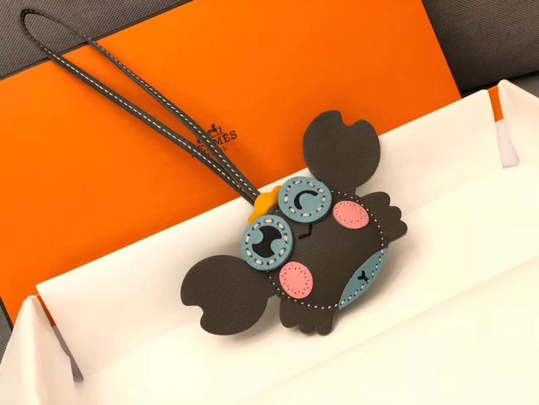 HERMES 爱马仕 手工定制 螃蟹挂饰 现货 ck18 大象灰 etoupe走线清晰 百搭挂件