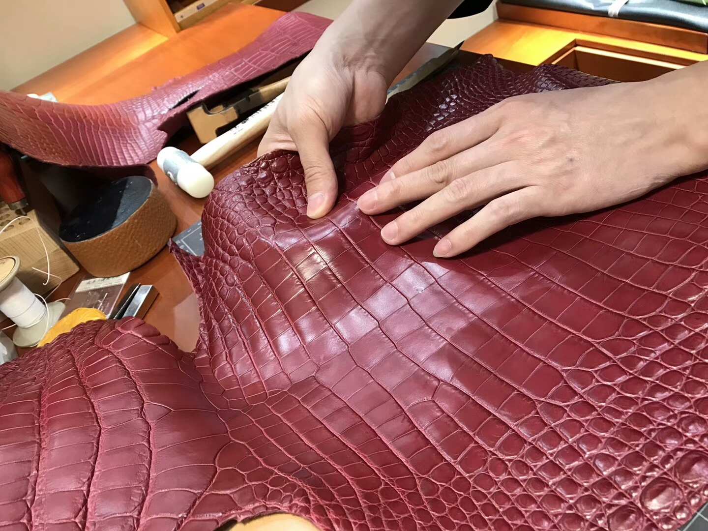 铂金款 密西西比 鳄鱼皮 选皮 做包 CC55 Rouge H 爱马仕红