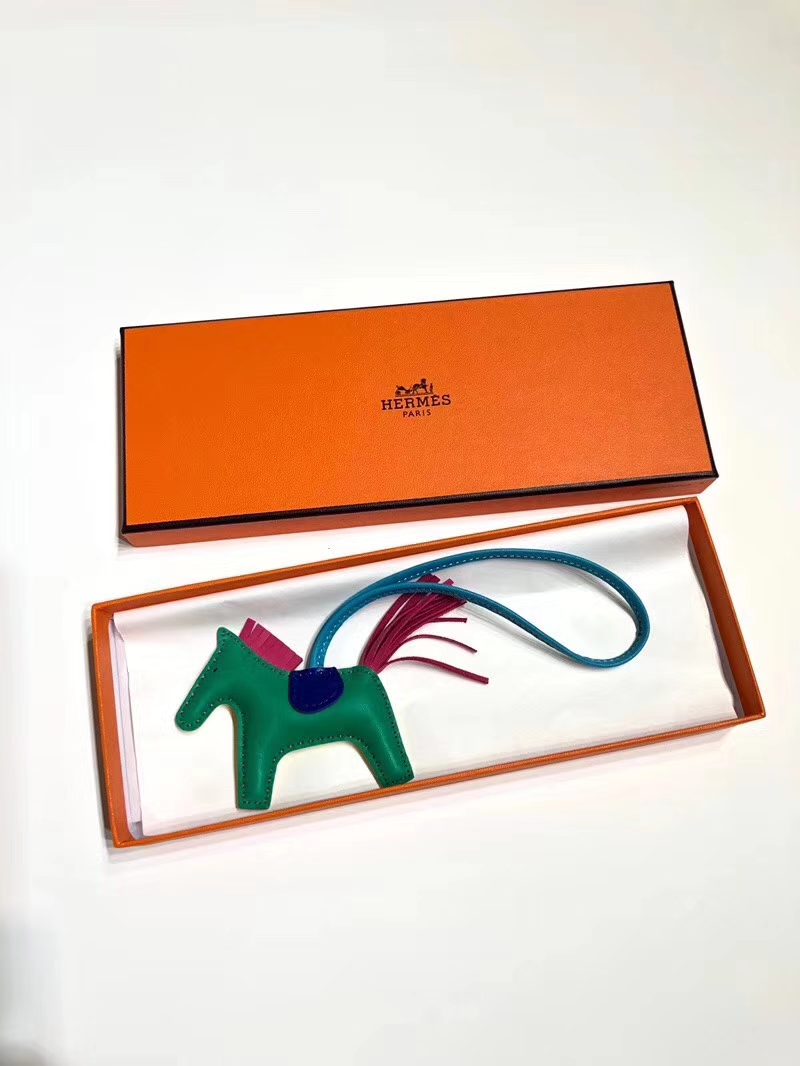HERMES 爱马仕 手工定制 小马挂饰 现货 6q 翡翠绿 vert emeraude L3 rose pourpre 玫瑰紫 枚紫色 走线清晰 百搭挂件