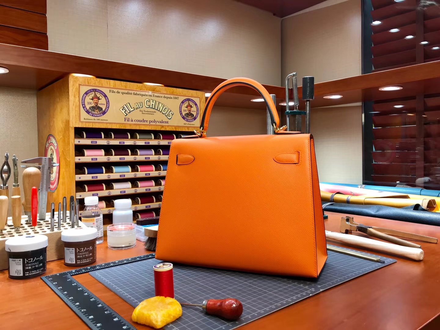 CK93 Orange 橙色 金扣 爱马仕 HERMES Kelly 28CM 现货系列 配全套专柜原版包装 掌纹