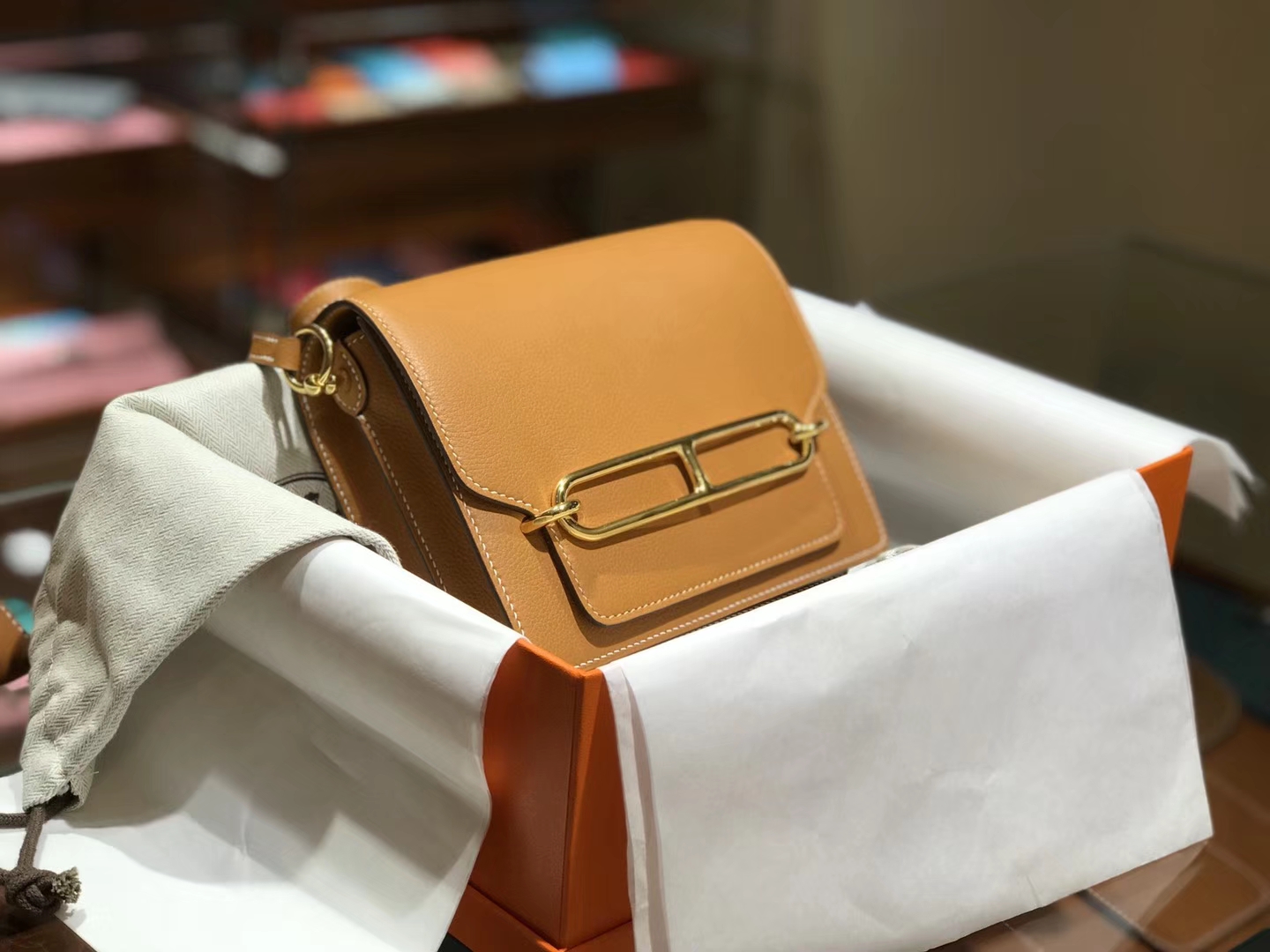 HERMES  爱马仕 roulis 18cm 2H 新棕色 Kraft