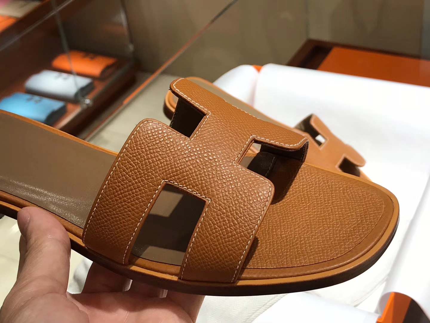 HERMES 爱马仕 H经典款拖鞋  高端订制  独家品质 金棕色