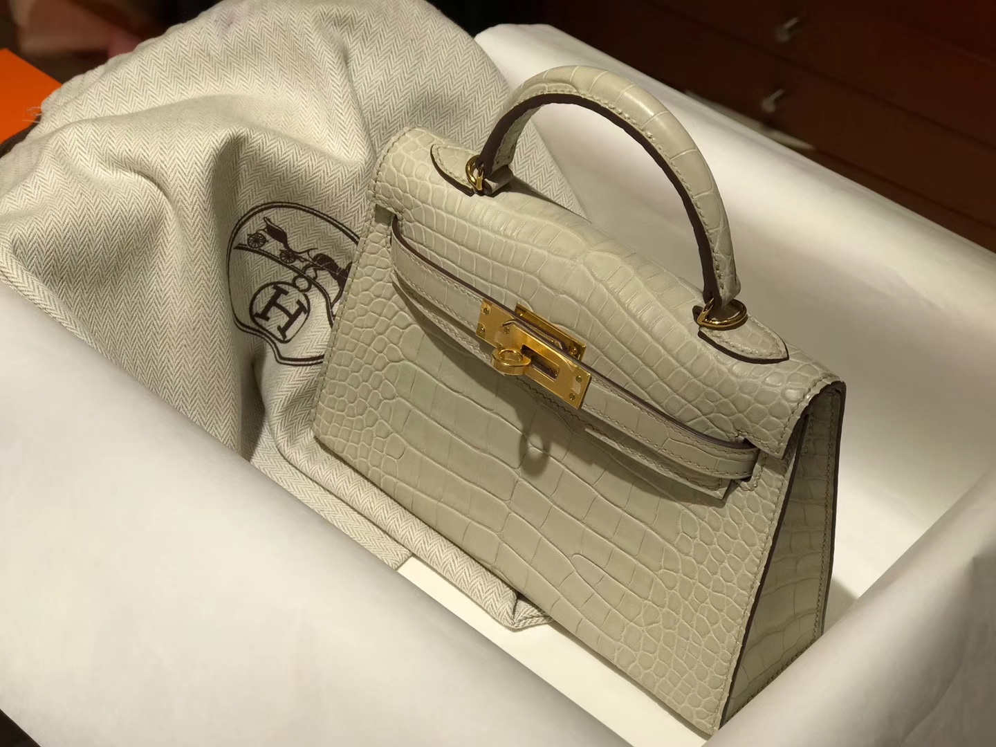 HERMES 爱马仕 Mini kelly 二代 鳄鱼皮 冰川白8L
