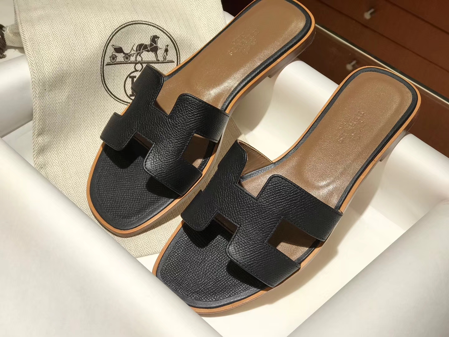 HERMES 爱马仕 H经典款拖鞋  高端订制  独家品质 黑色