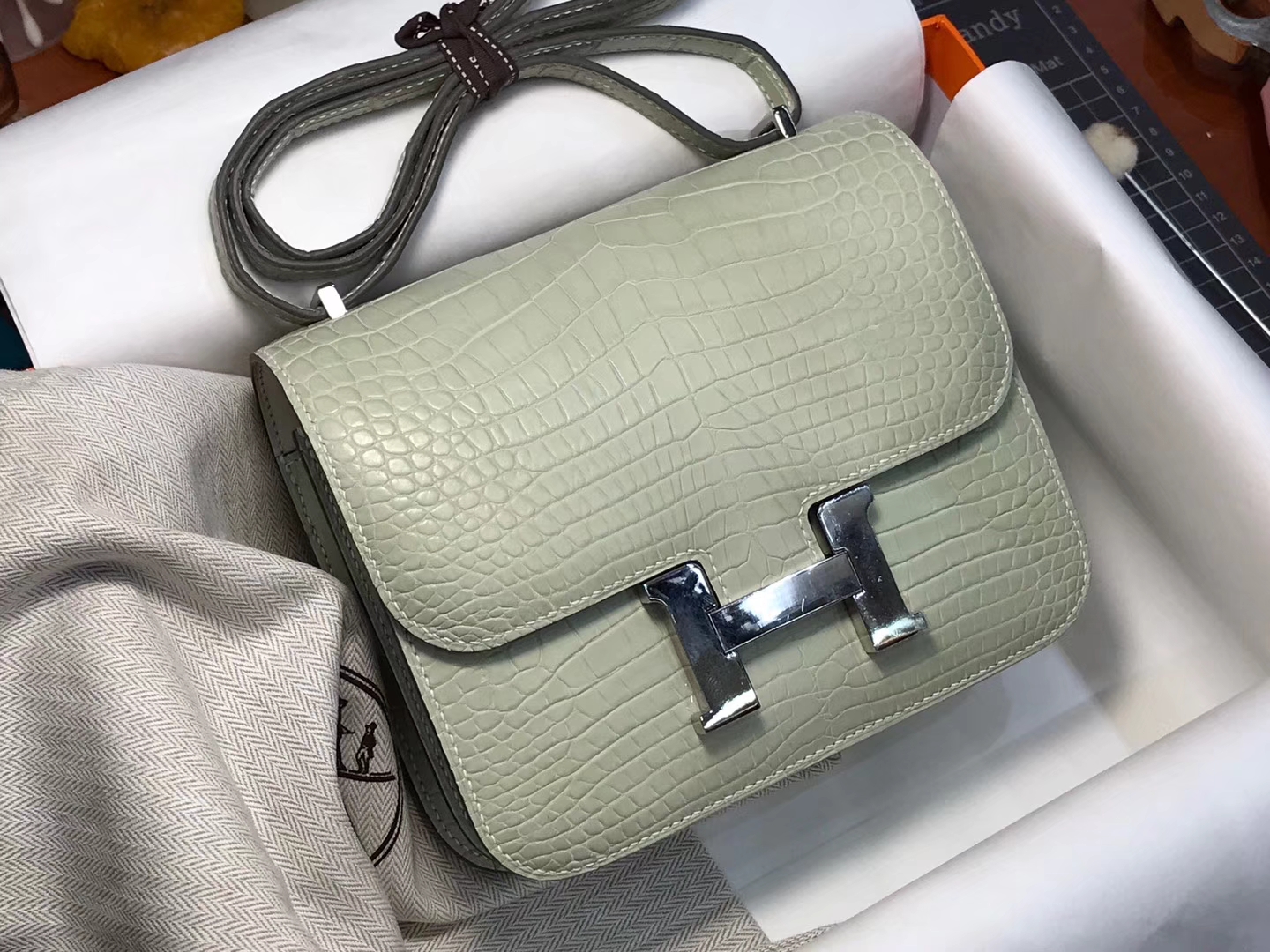 HERMES 爱马仕 Constance 18cm 8L冰川白
