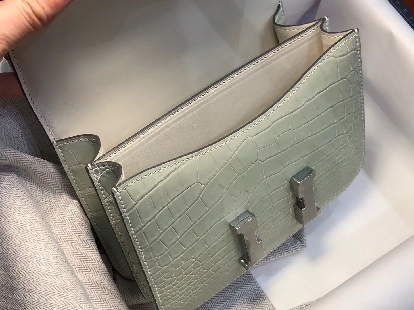 HERMES 爱马仕 Constance 18cm 8L冰川白