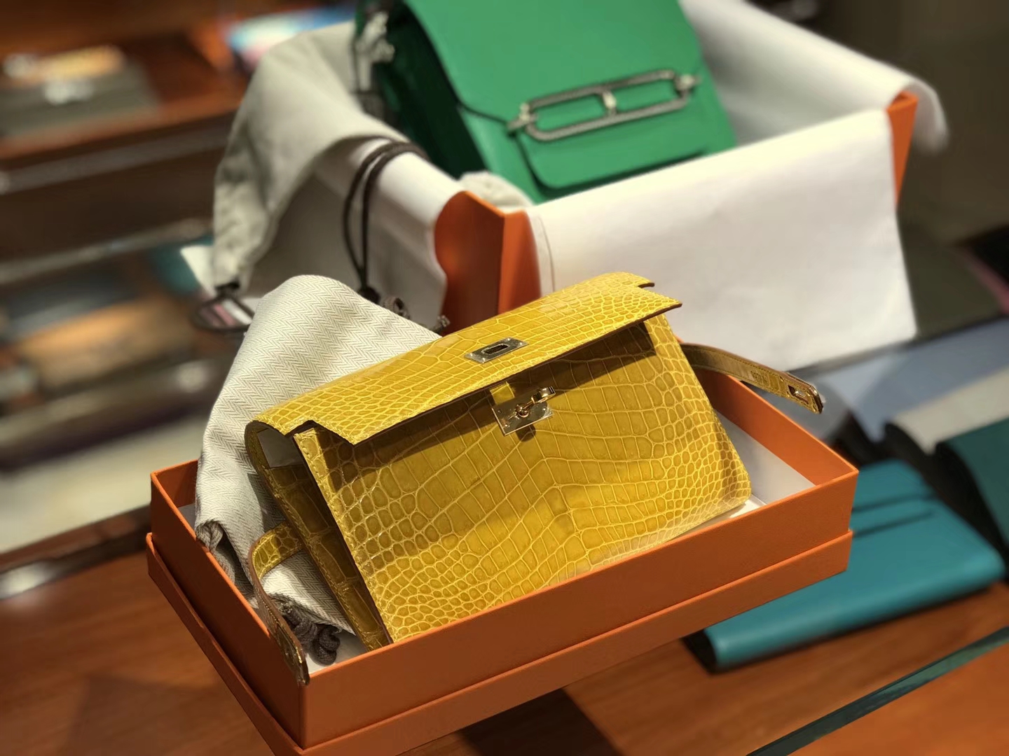 HERMES 爱马仕 Kelly Wallet 琥珀黄9D 鳄鱼
