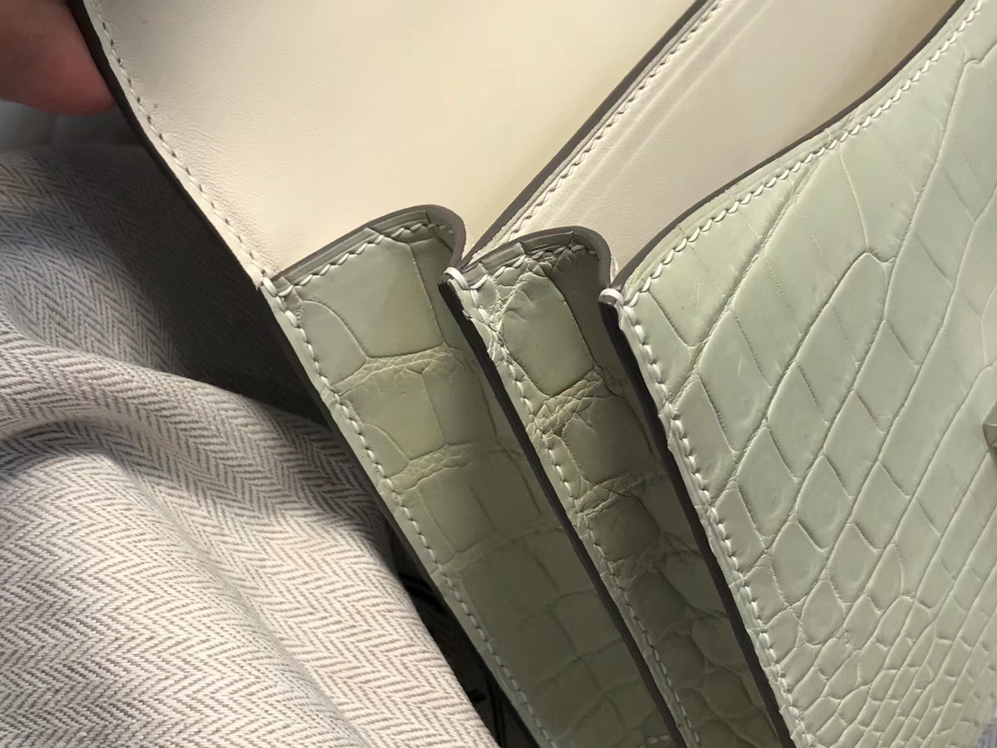 HERMES 爱马仕 Constance 18cm 8L冰川白