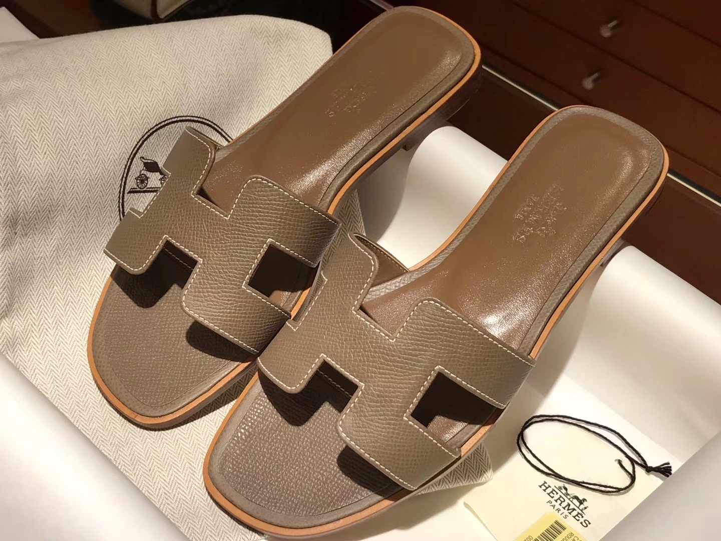 HERMES 爱马仕 H经典款拖鞋  高端订制  独家品质 大象灰