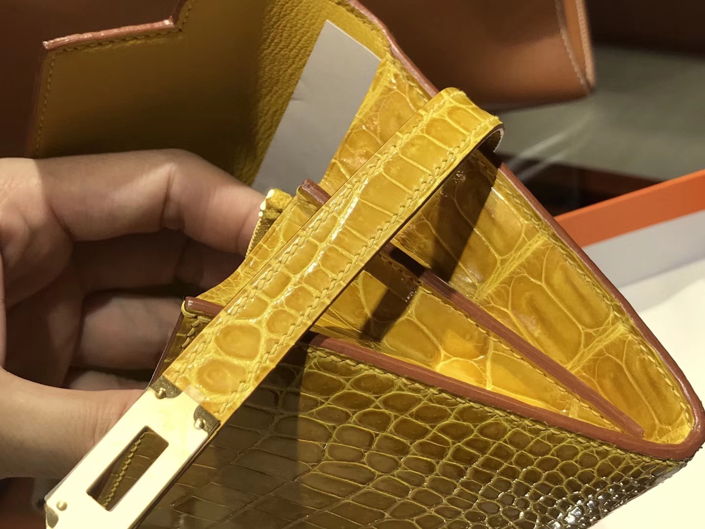 HERMES 爱马仕 Kelly Wallet 琥珀黄9D 鳄鱼