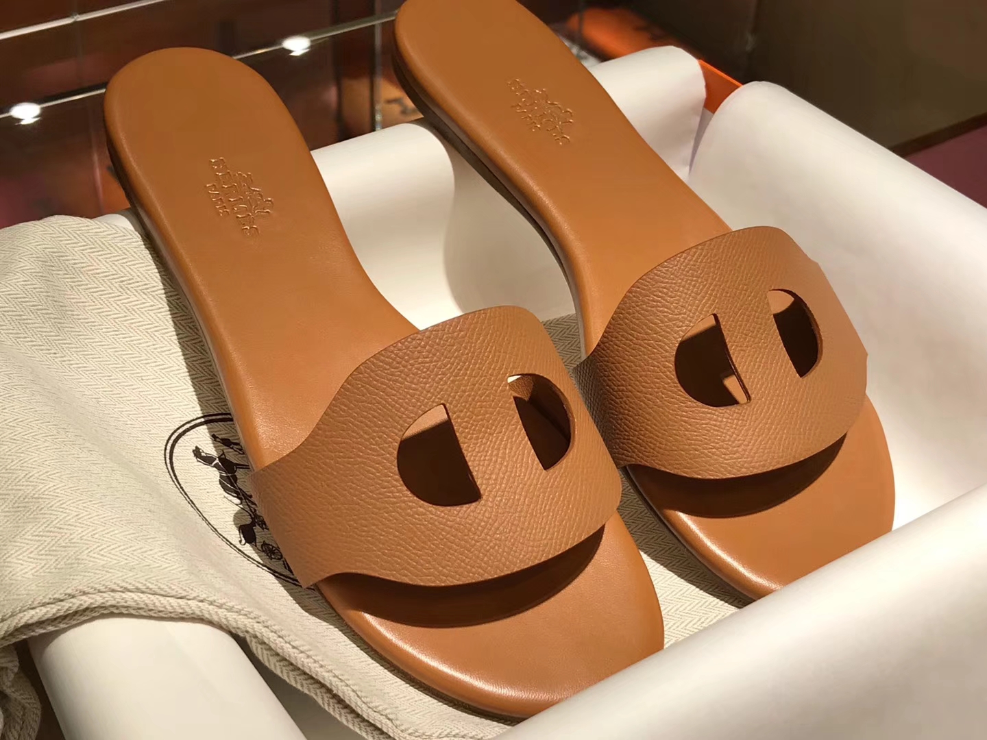 HERMES 爱马仕 猪鼻子拖鞋  高端订制  独家品质 金棕色