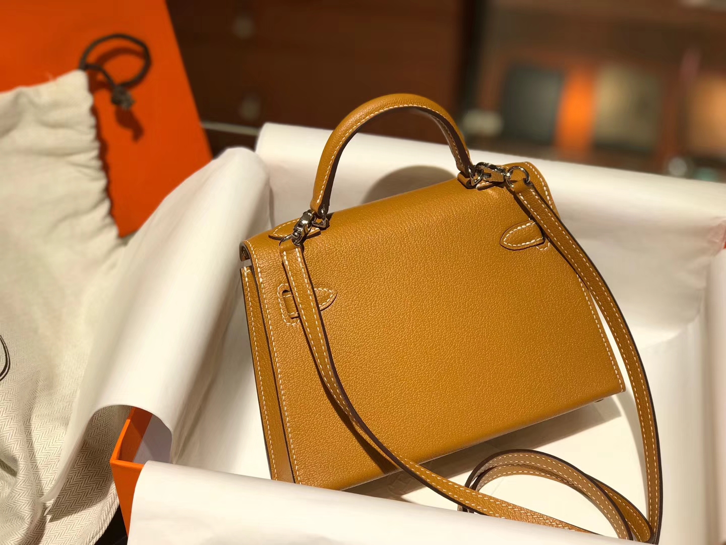 HERMES 爱马仕 Mini Kelly二代 Chevre皮 金棕色 2H