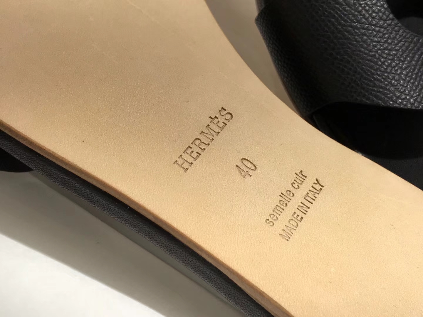 HERMES 爱马仕 猪鼻子拖鞋  高端订制  独家品质 黑色