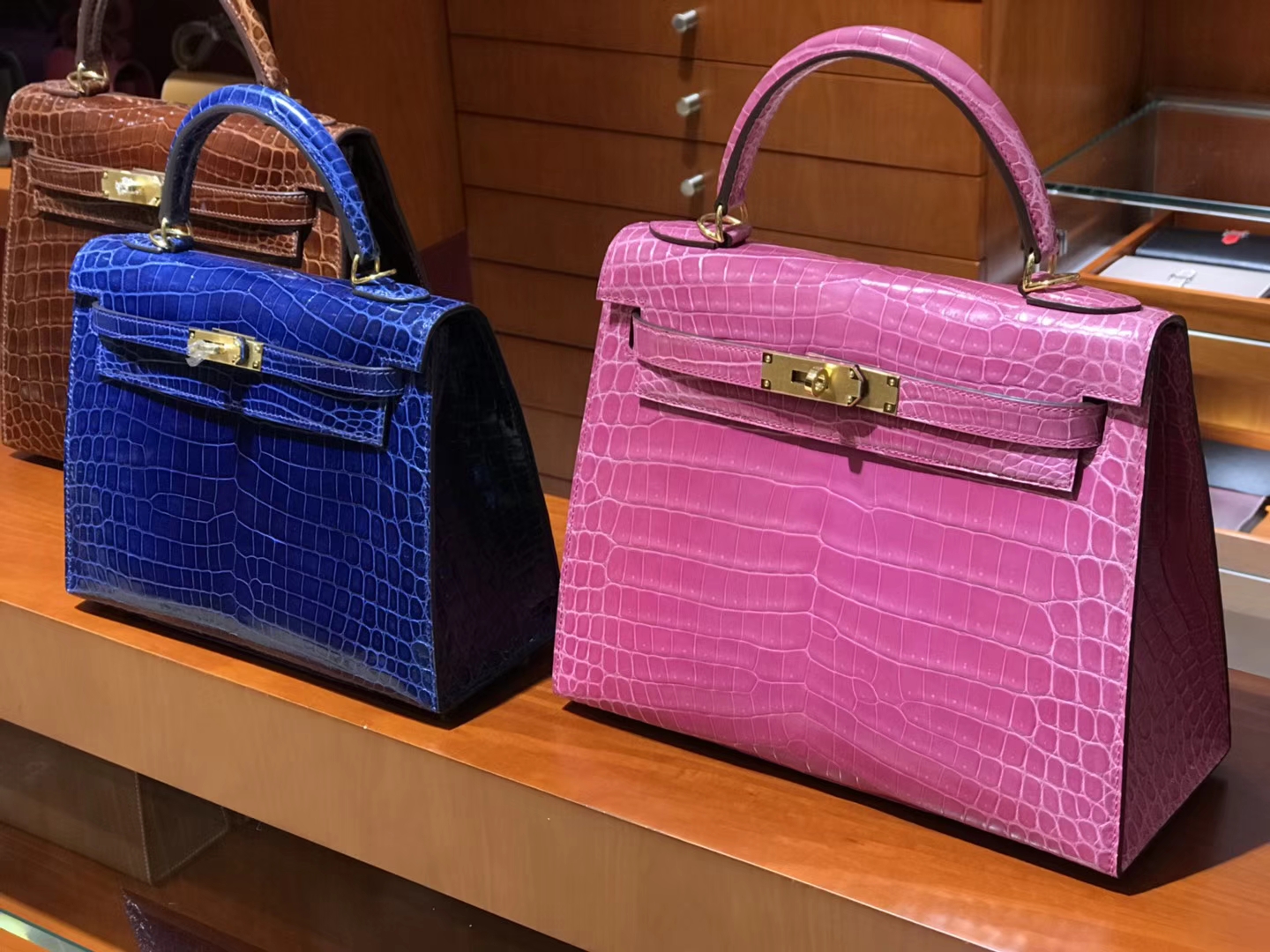 HERMES 爱马仕 Kelly 25CM 金扣 4g 焦糖色 brulee/7T电光蓝 Bleu Electrique/8w 新唇膏粉 新玫瑰粉 rose azalee