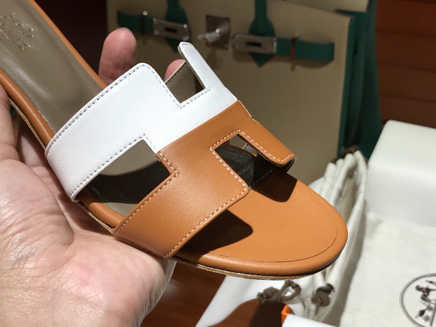 H经典款中跟拖鞋 Swift leather 拼色款 奶昔白拼太阳黄