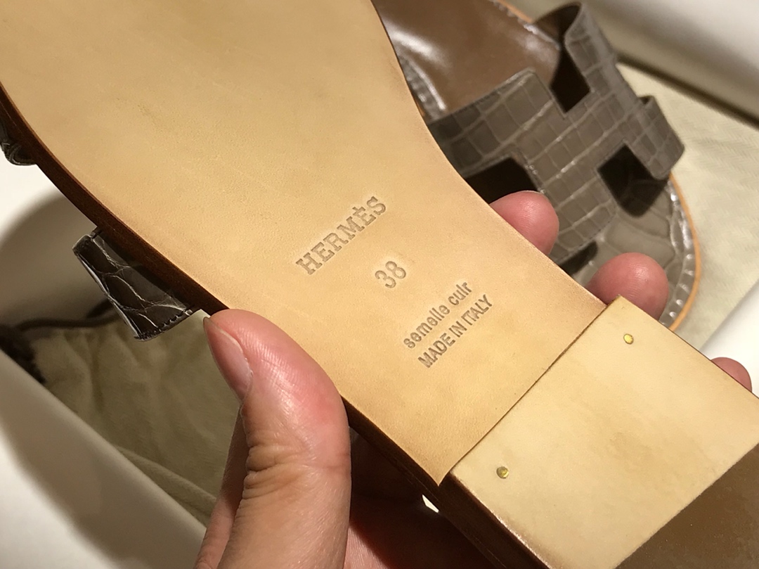 Hermes 鳄鱼皮女士拖鞋 Crocodile leather 意大利树羔皮底 大象灰