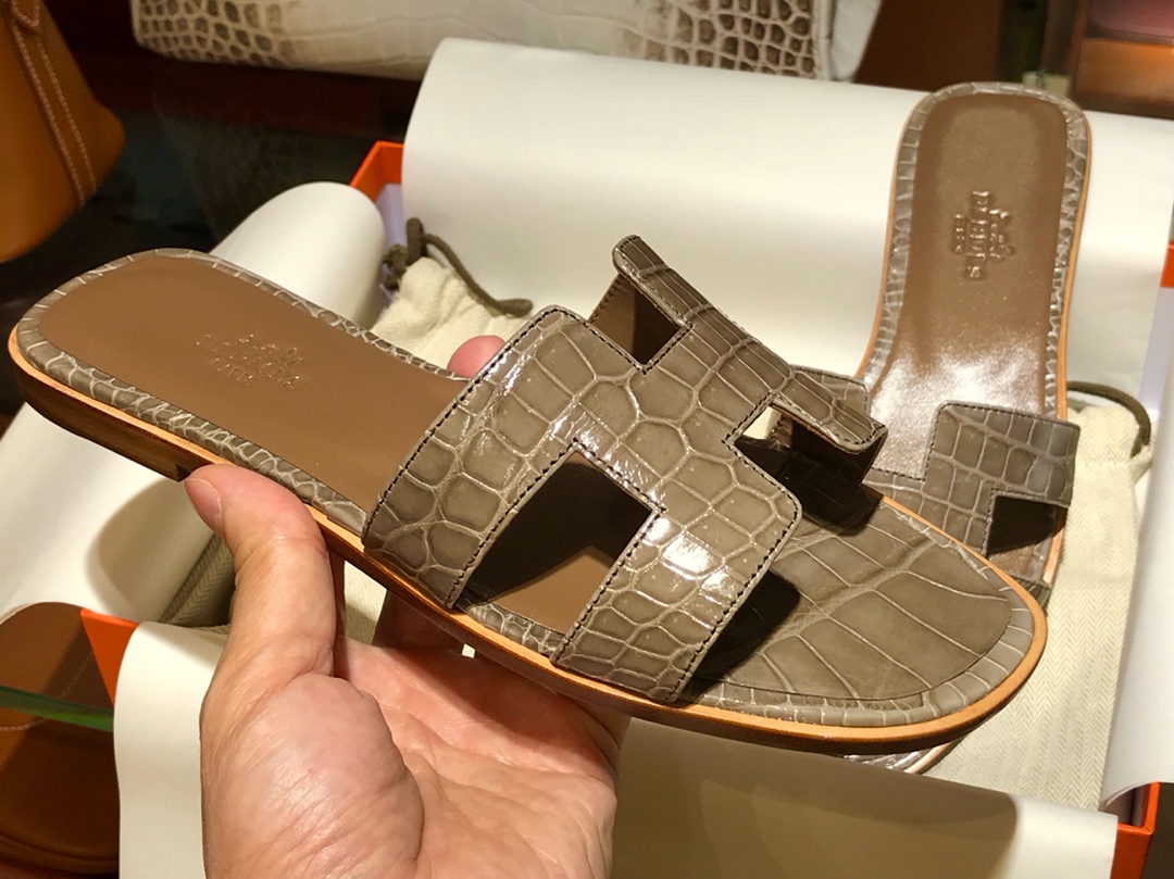 Hermes 鳄鱼皮女士拖鞋 Crocodile leather 意大利树羔皮底 大象灰