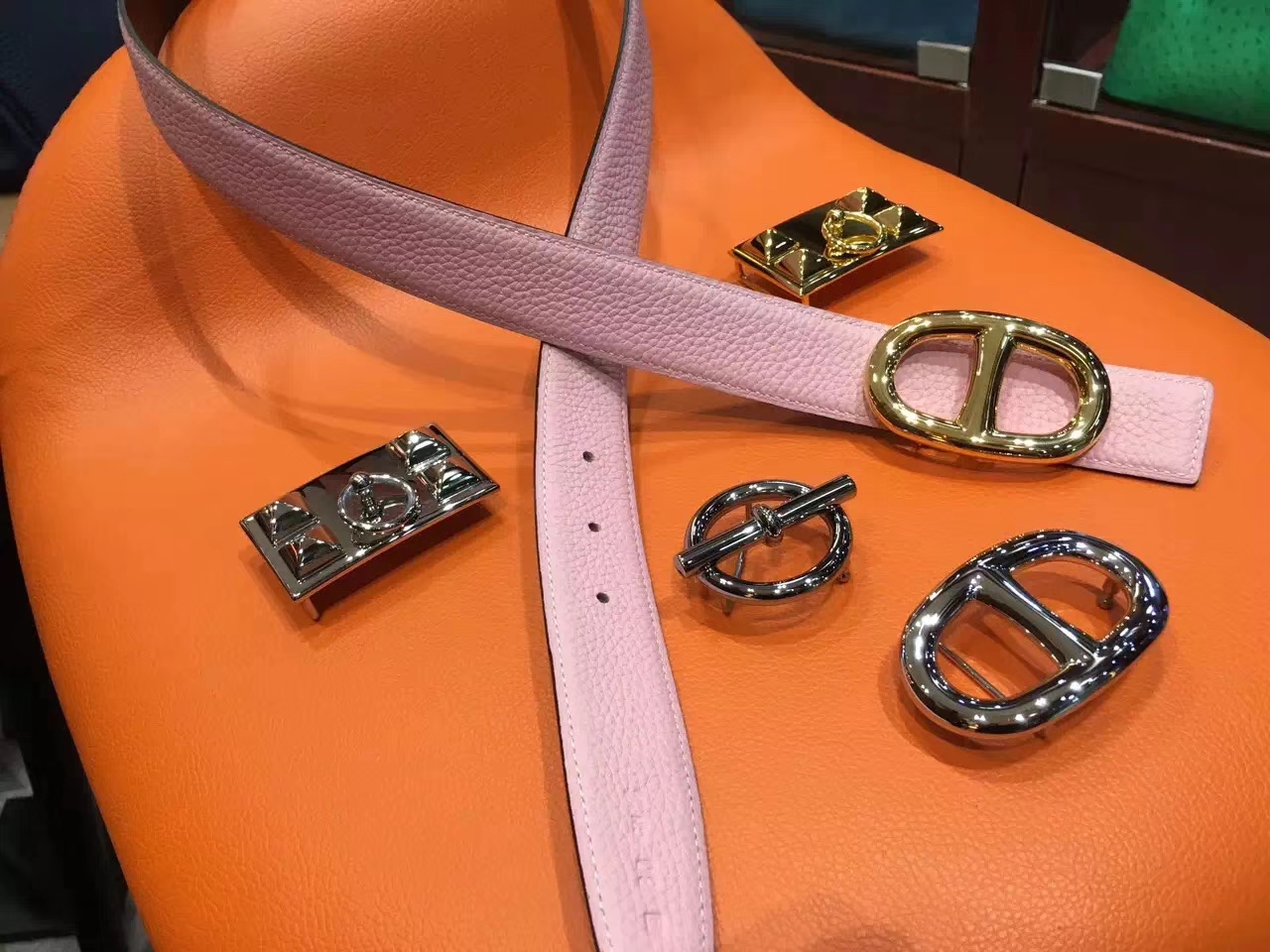 广州白云皮具城 HERMES 爱马仕定制 送礼 最佳 扣头 皮带随便搭 水粉色