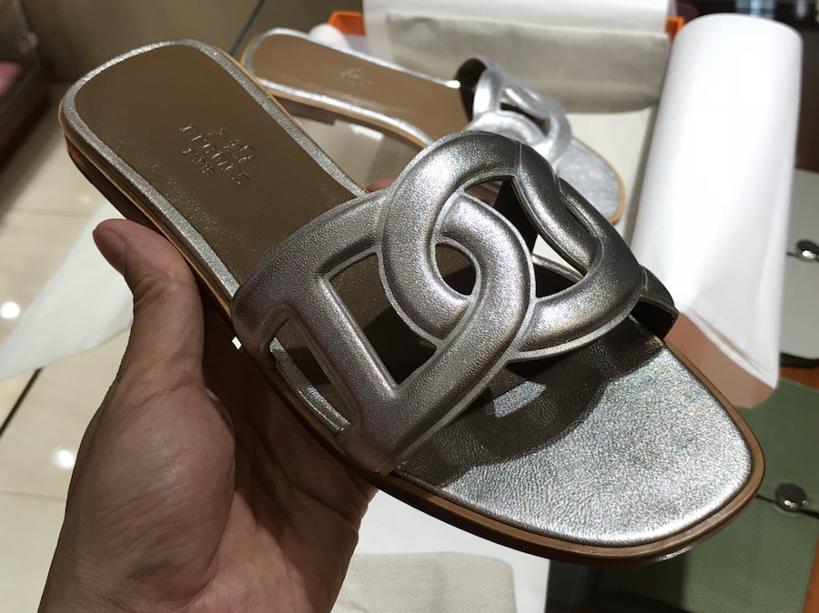 Hermes 新款猪鼻子环扣平底拖鞋 高端订制 独家品质 银色
