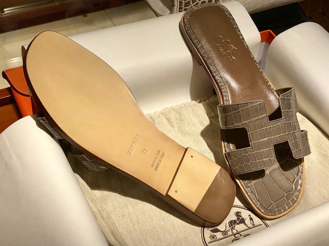 Hermes 鳄鱼皮女士拖鞋 Crocodile leather 意大利树羔皮底 大象灰