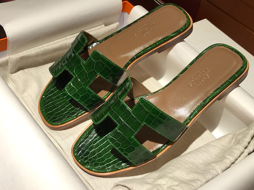 Hermes 鳄鱼皮女士拖鞋 Crocodile leather 翡翠绿 意大利树羔皮底  手工缝制工艺