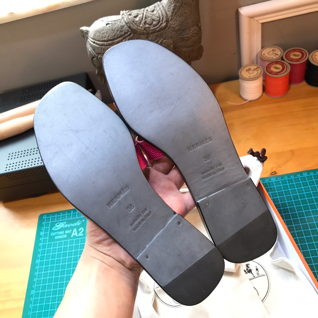 Hermes 平底拖鞋蜥蜴皮 E5 Rose Tyrien糖果粉色35-39