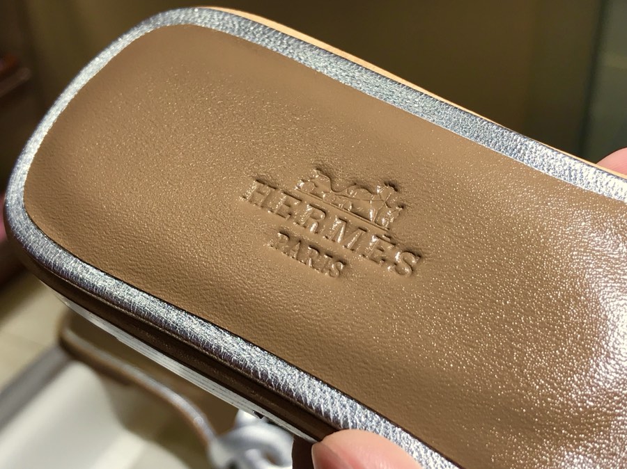 Hermes 新款猪鼻子环扣平底拖鞋 高端订制 独家品质 银色