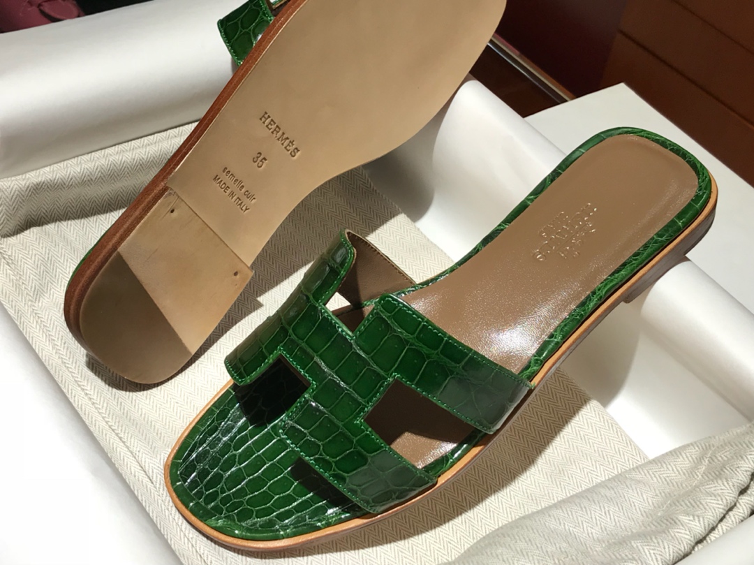 Hermes 鳄鱼皮女士拖鞋 Crocodile leather 翡翠绿 意大利树羔皮底  手工缝制工艺