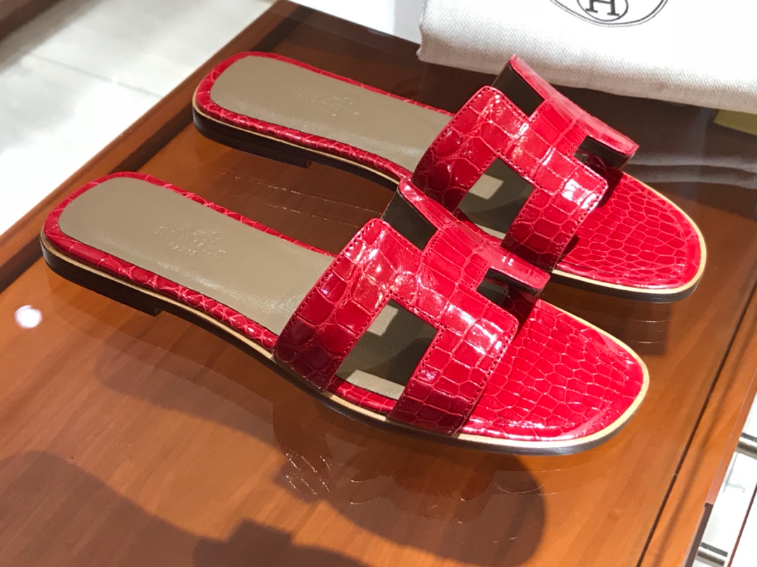 H 鳄鱼皮女士拖鞋 Crocodile leather 法拉利红 意大利树羔皮底  手工缝制工艺