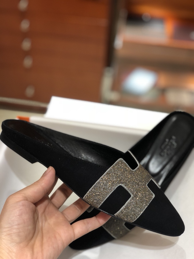 秋冬新款麂皮 黑色 Chamois Leather女士平底鞋 水钻装饰字母H剪裁