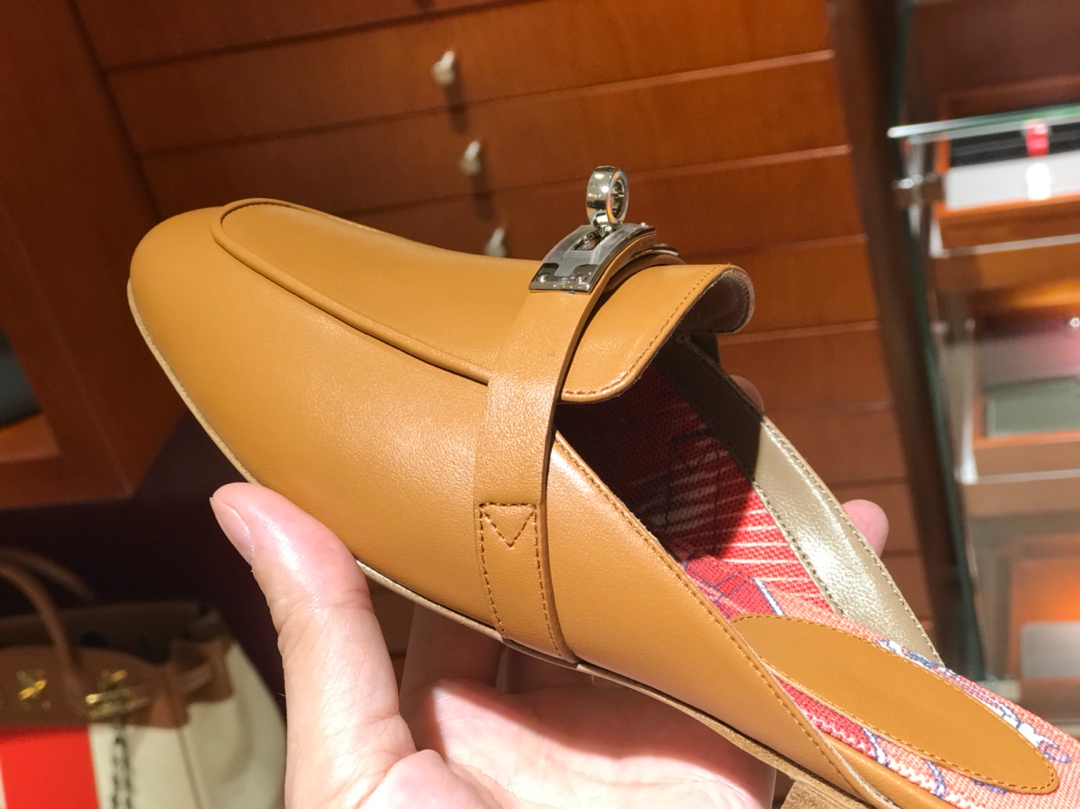 HERMES 18年秋冬新款女款 凯莉mini Kelly扣平底拖鞋