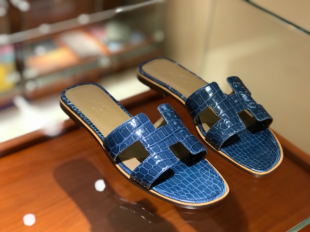 Hermes 鳄鱼皮拖鞋 Crocodile leather  意大利树羔皮底 普鲁士蓝