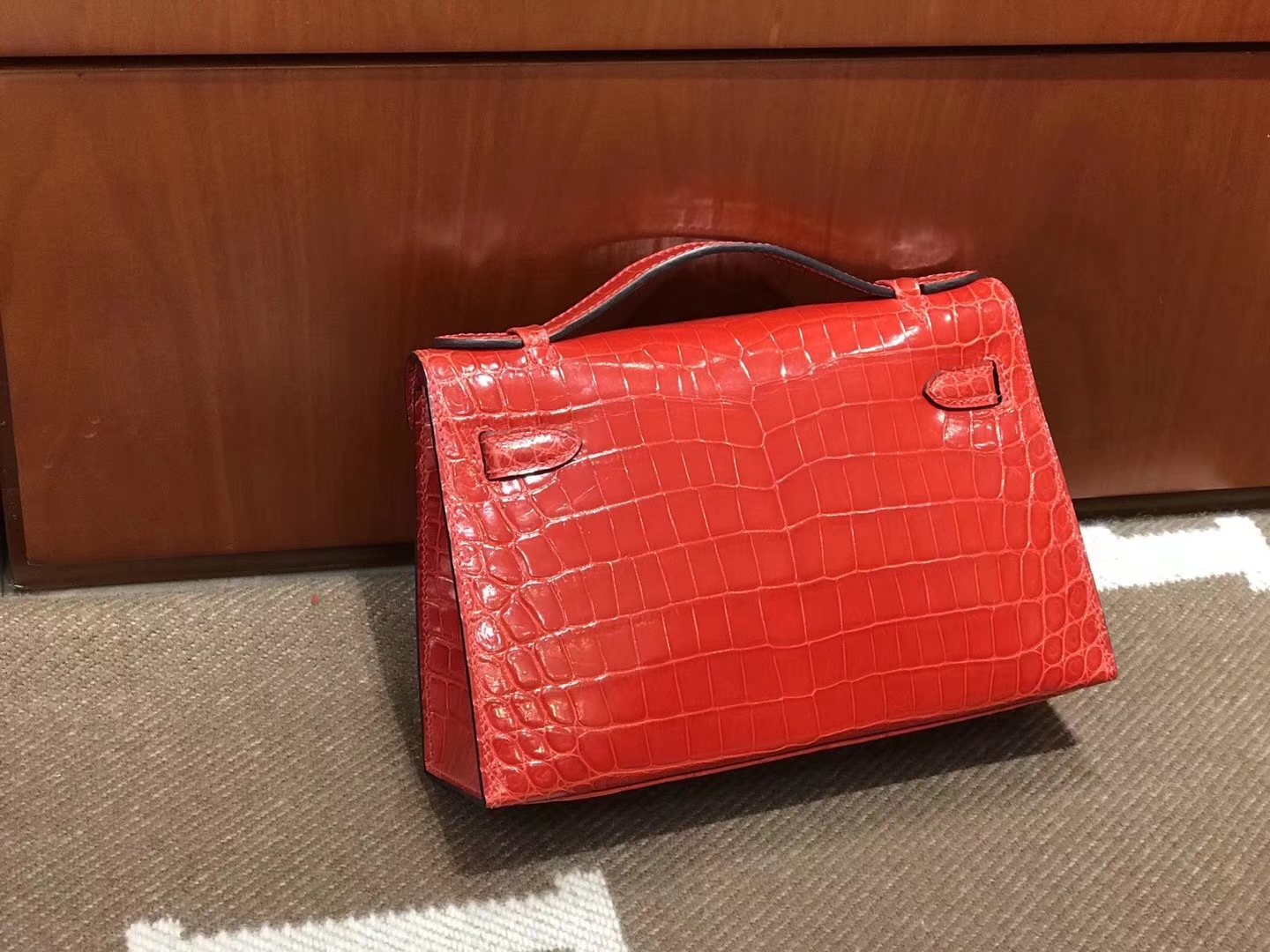 HERMES 爱马仕 Mini Kelly 22cm 手拎包  S5 番茄红 Rouge Tomate  鳄鱼皮