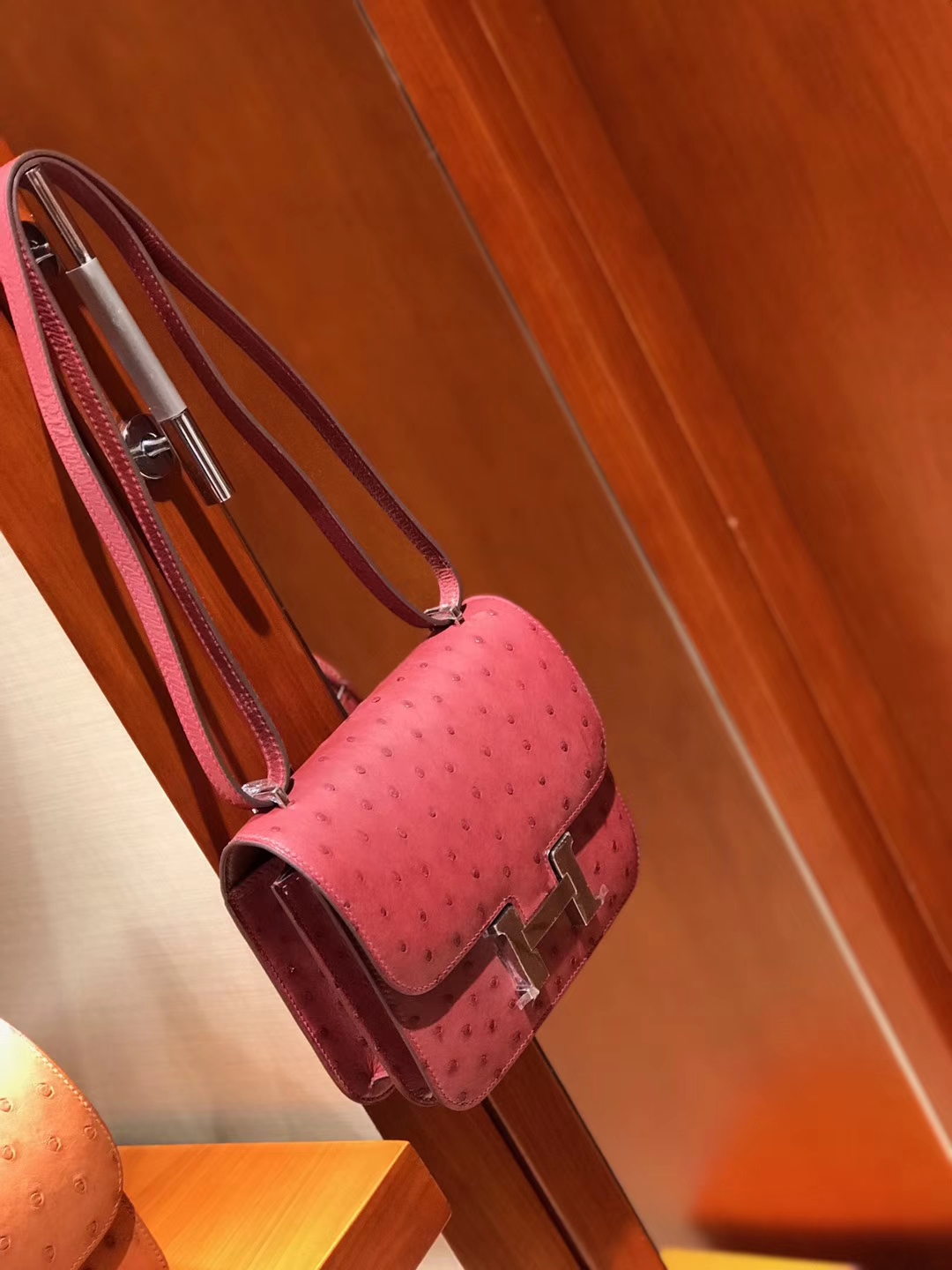HERMES 爱马仕 Constance 18cm 鸵鸟皮 酒红色