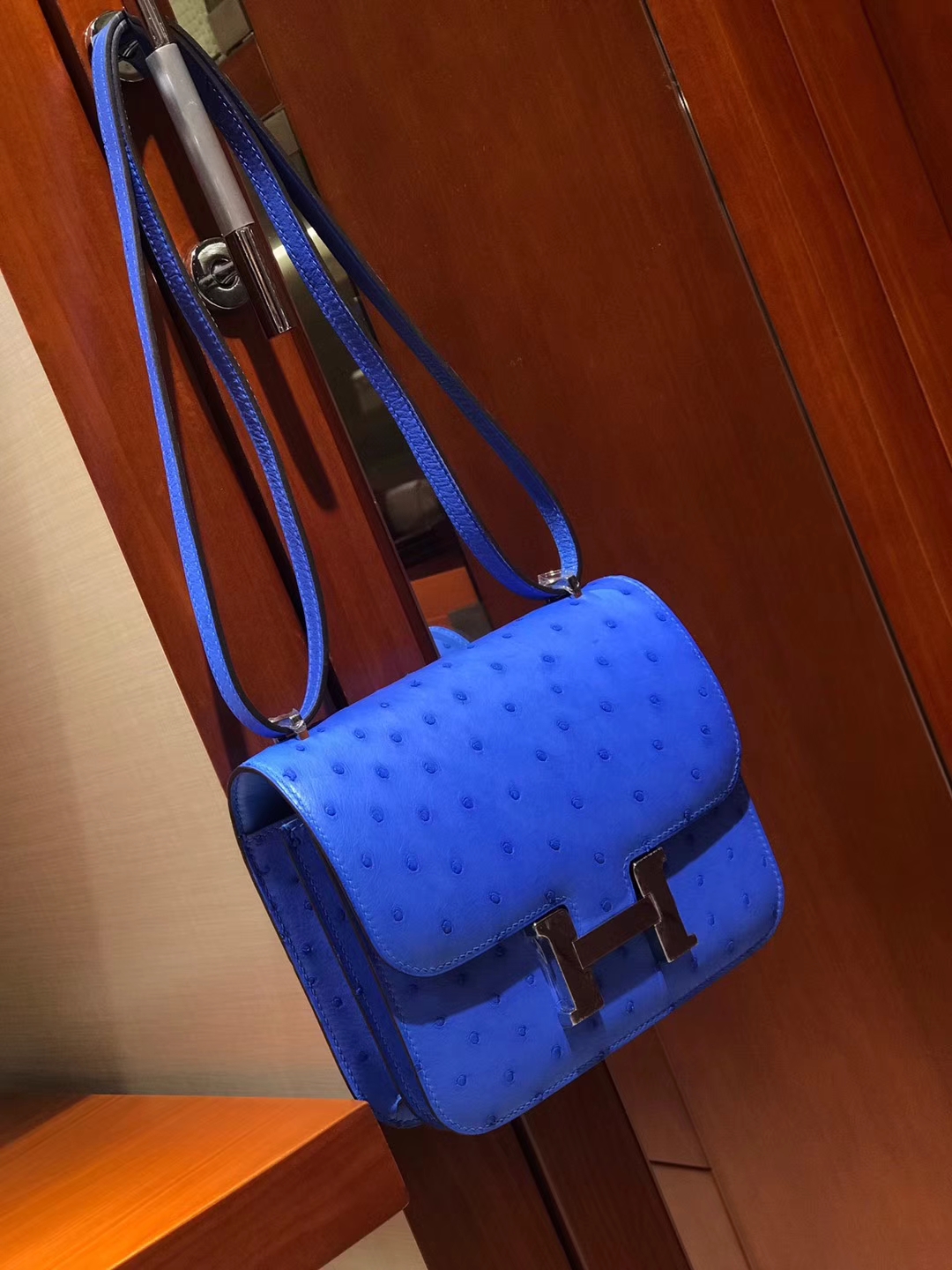 HERMES 爱马仕 Constance 18cm 鸵鸟皮 水妖蓝