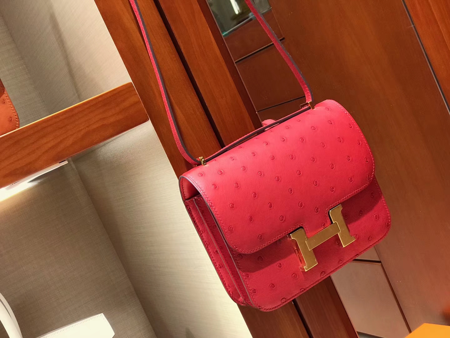 HERMES 爱马仕 Constance 18cm 鸵鸟皮 中国红