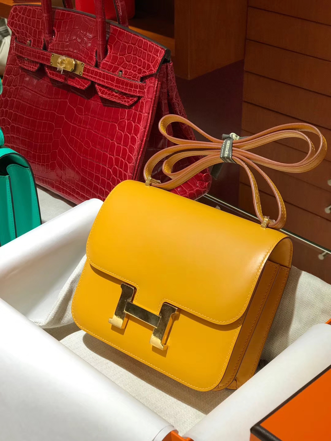 HERMES 爱马仕 空姐包 Constance  BOX 太阳黄 金扣