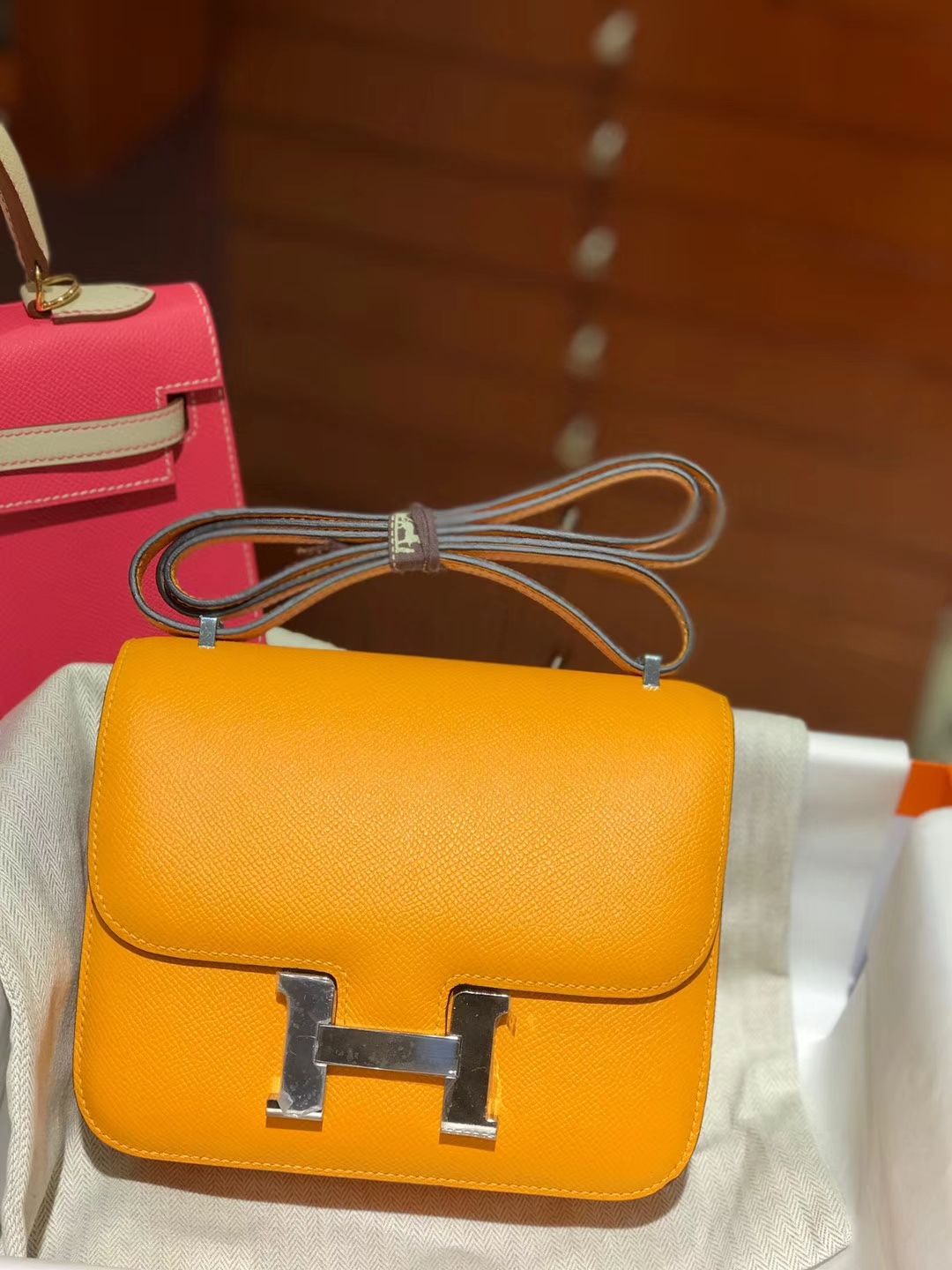 HERMES 爱马仕 空姐包 Constance 19CM 手掌纹 太阳黄  银扣