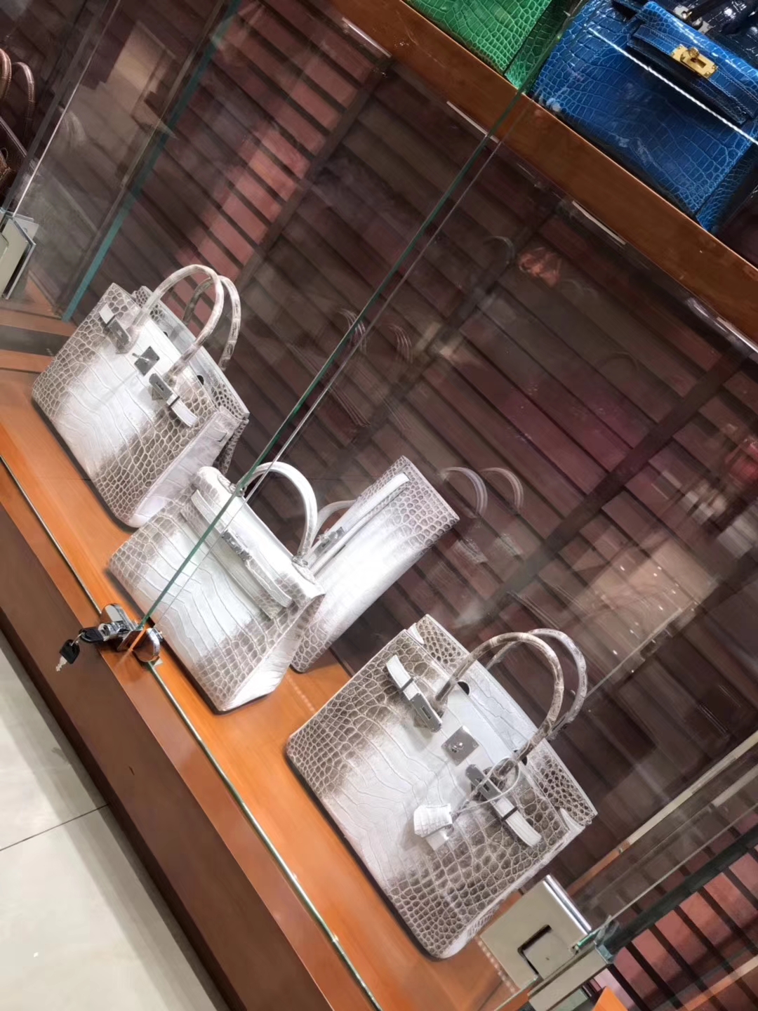 HERMES 爱马仕 展厅实拍 喜询 欢迎定制