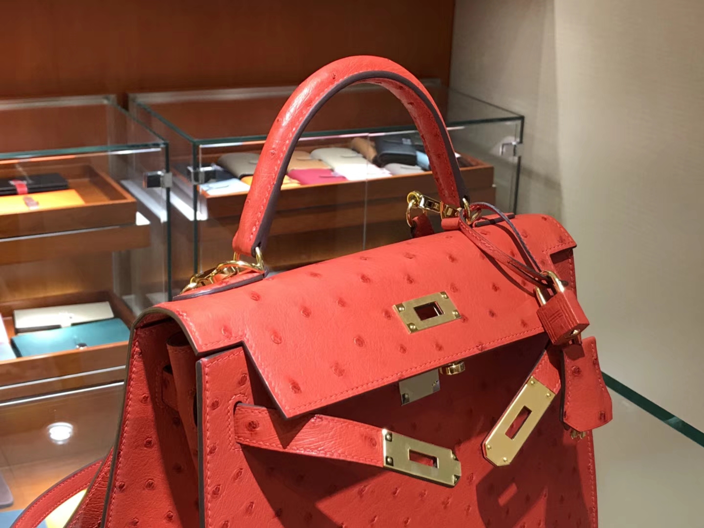 HERMES 爱马仕 凯莉包 Kelly 25cm 28cm 鸵鸟皮 爱马仕红 55 Rougeh 金银扣都可以定制