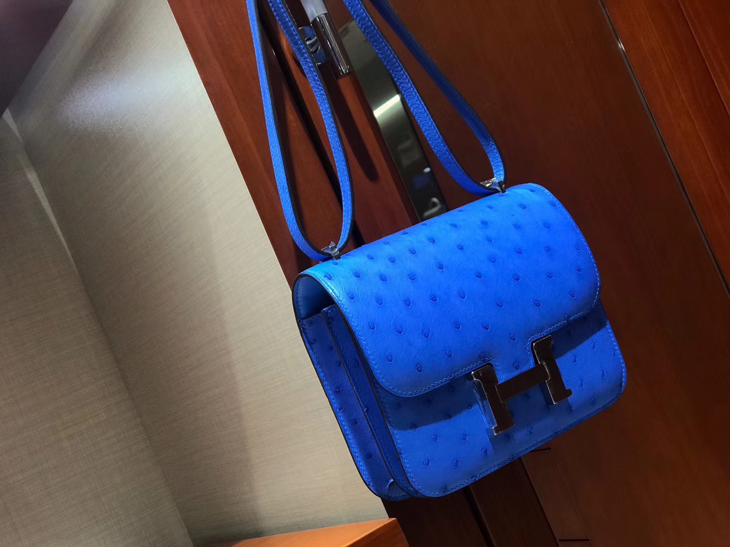 HERMES 爱马仕 Constance 18cm 鸵鸟皮 水妖蓝