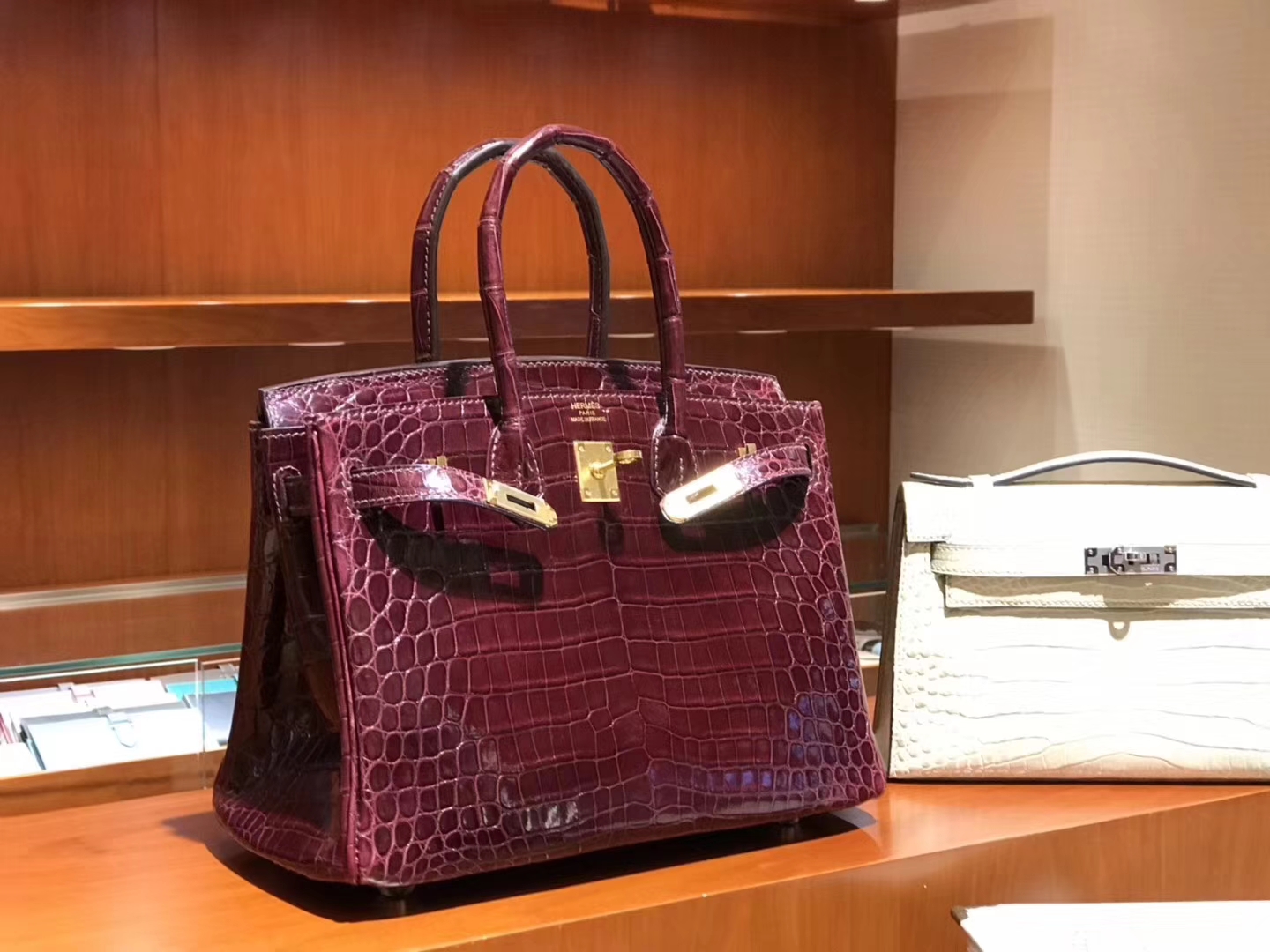 HERMES 爱马仕 Birkin 30CM 鳄鱼皮 酒红色 金扣现货