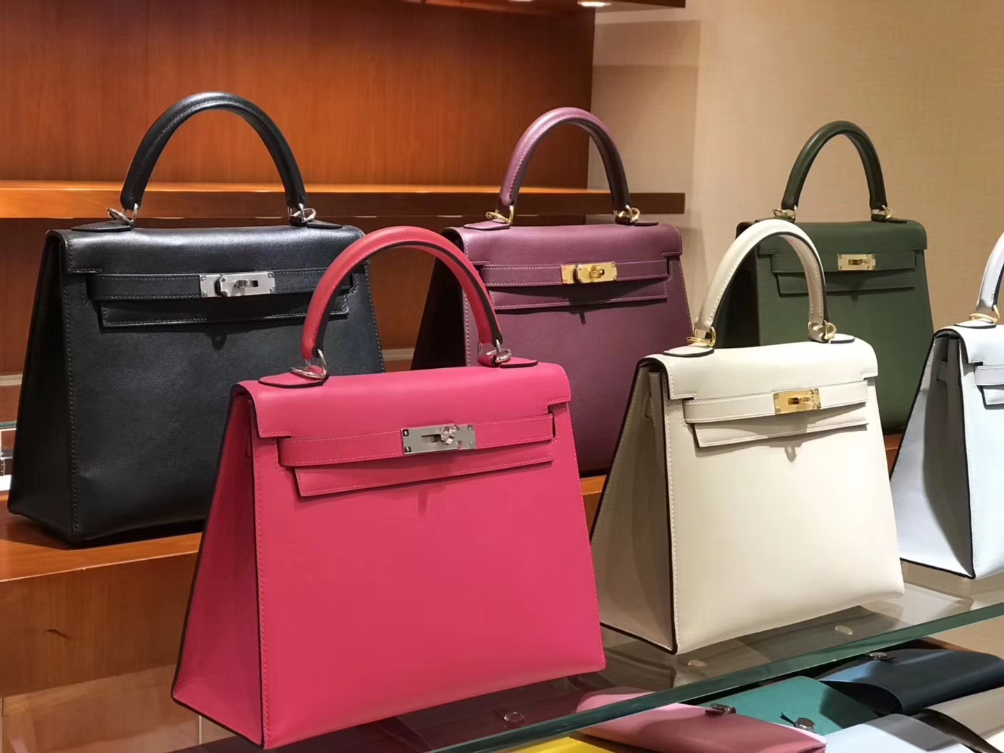 HERMES 爱马仕 凯莉包 Kelly 25cm 28cm 黑色/紫红/橄榄绿/纯白/唇膏粉/奶昔白