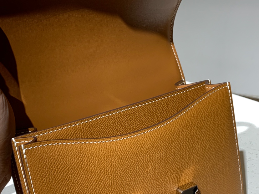 HERMES 爱马仕 空姐包 Constance 18cm 24cm 金棕色